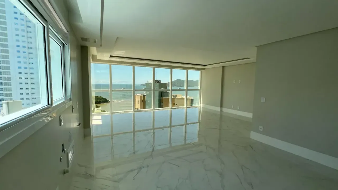 Apartamento no Edifício Skyline com 4 suítes em Balneário Camboriú — foto 2