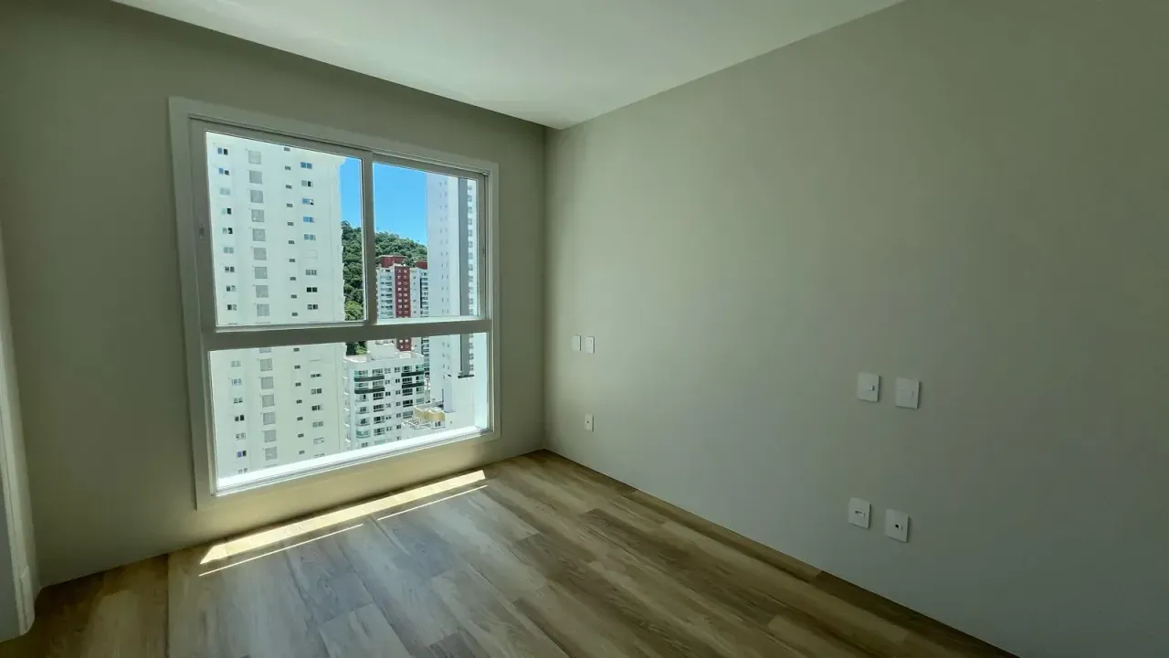 Apartamento no Edifício Skyline com 4 suítes em Balneário Camboriú — foto 7