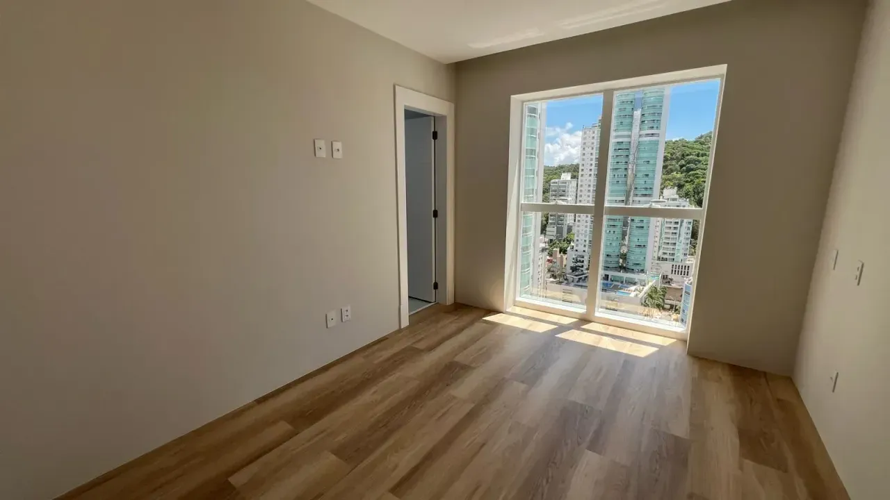 Apartamento no Edifício Skyline com 4 suítes em Balneário Camboriú — foto 9