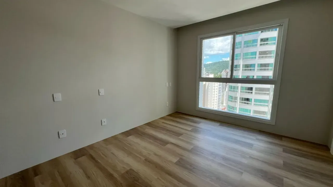 Apartamento no Edifício Skyline com 4 suítes em Balneário Camboriú — foto 10