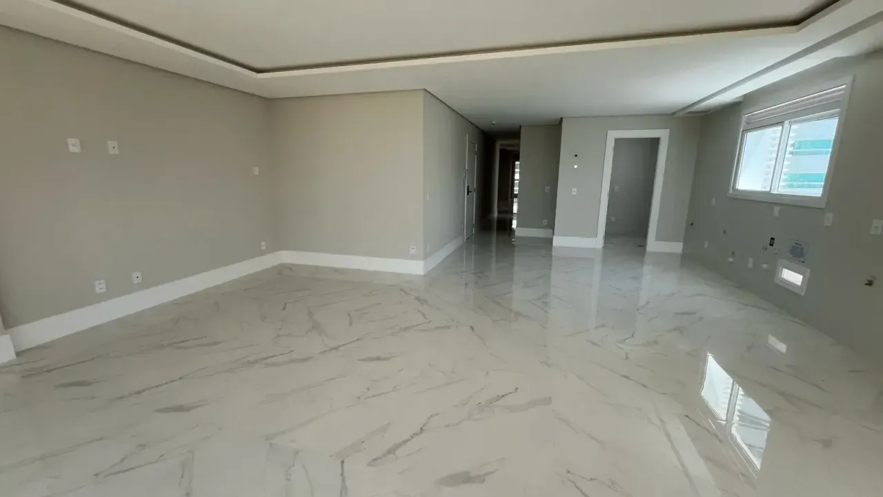 Apartamento no Edifício Skyline com 4 suítes em Balneário Camboriú — foto 13