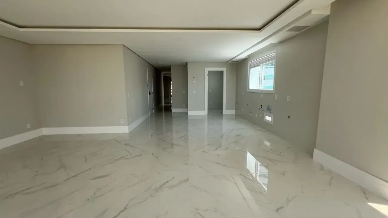 Apartamento no Edifício Skyline com 4 suítes em Balneário Camboriú — foto 14