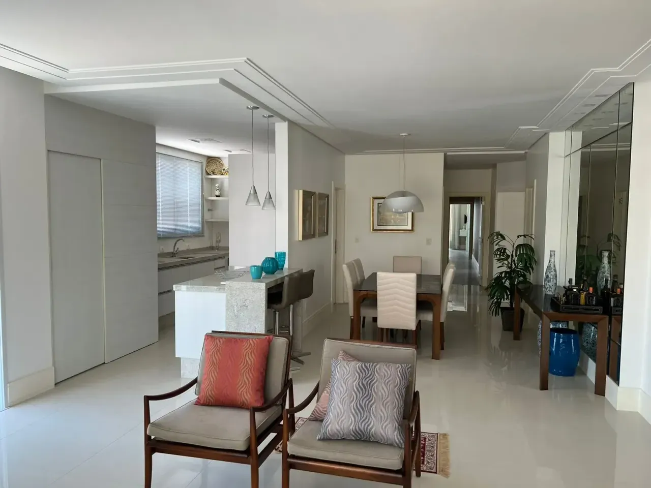 Apartamento no Edifício Le Parc com 3 suítes em Balneário Camboriú — foto 1