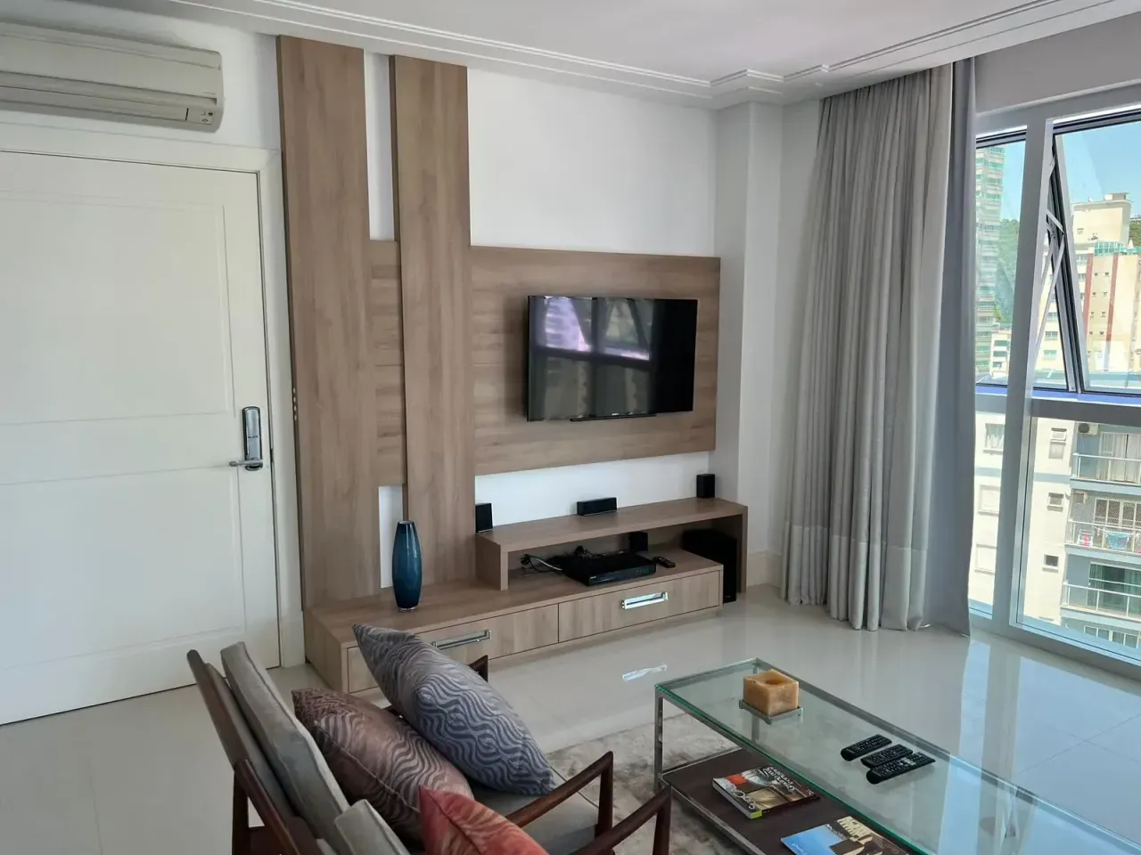 Apartamento no Edifício Le Parc com 3 suítes em Balneário Camboriú — foto 2