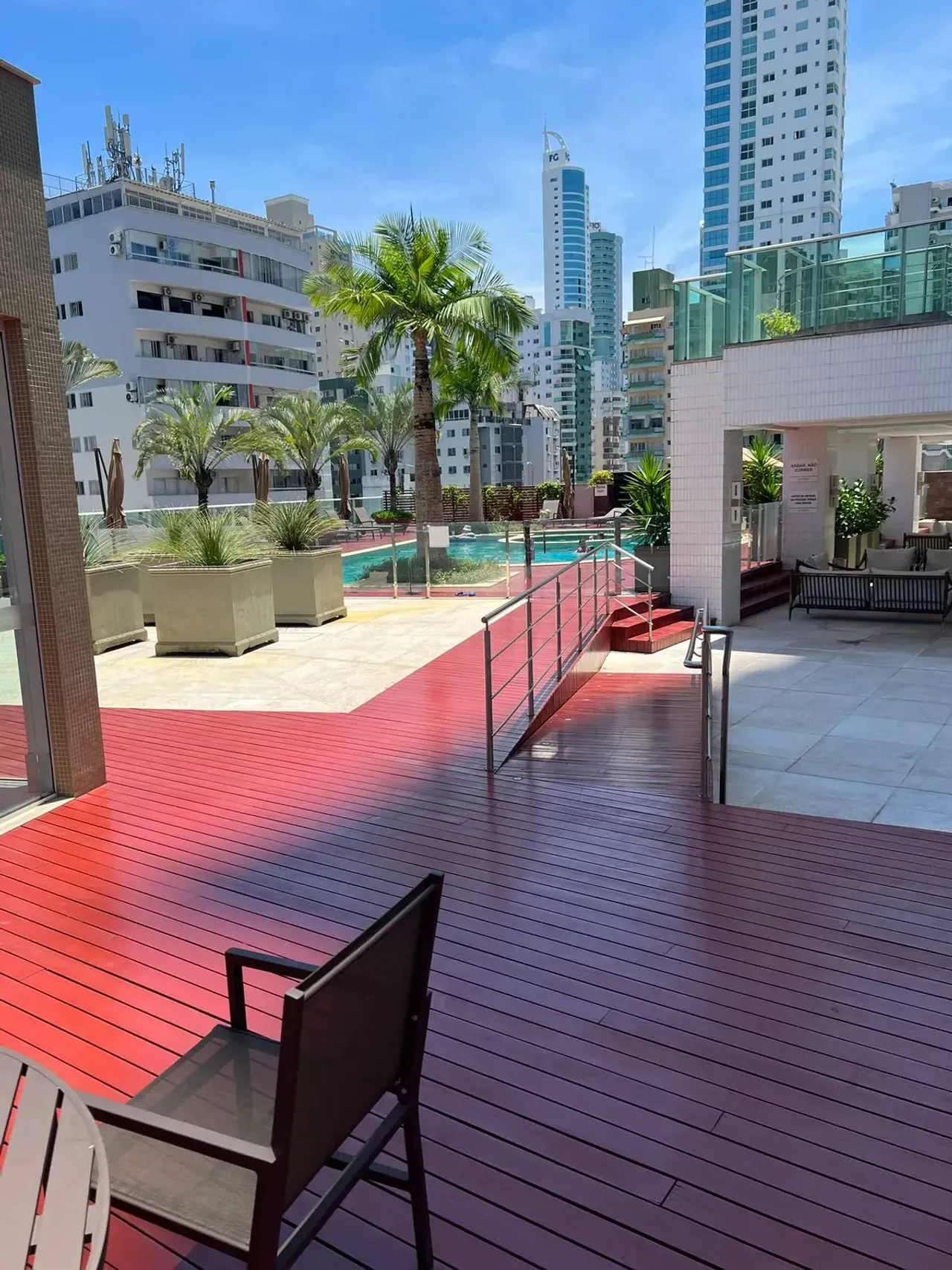 Apartamento no Edifício Le Parc com 3 suítes em Balneário Camboriú — foto 21