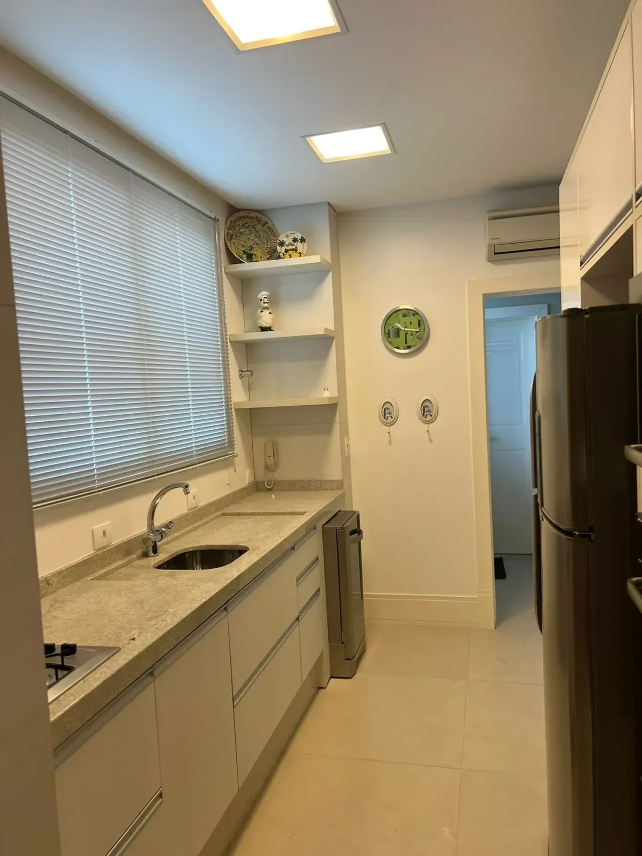 Apartamento no Edifício Le Parc com 3 suítes em Balneário Camboriú — foto 26