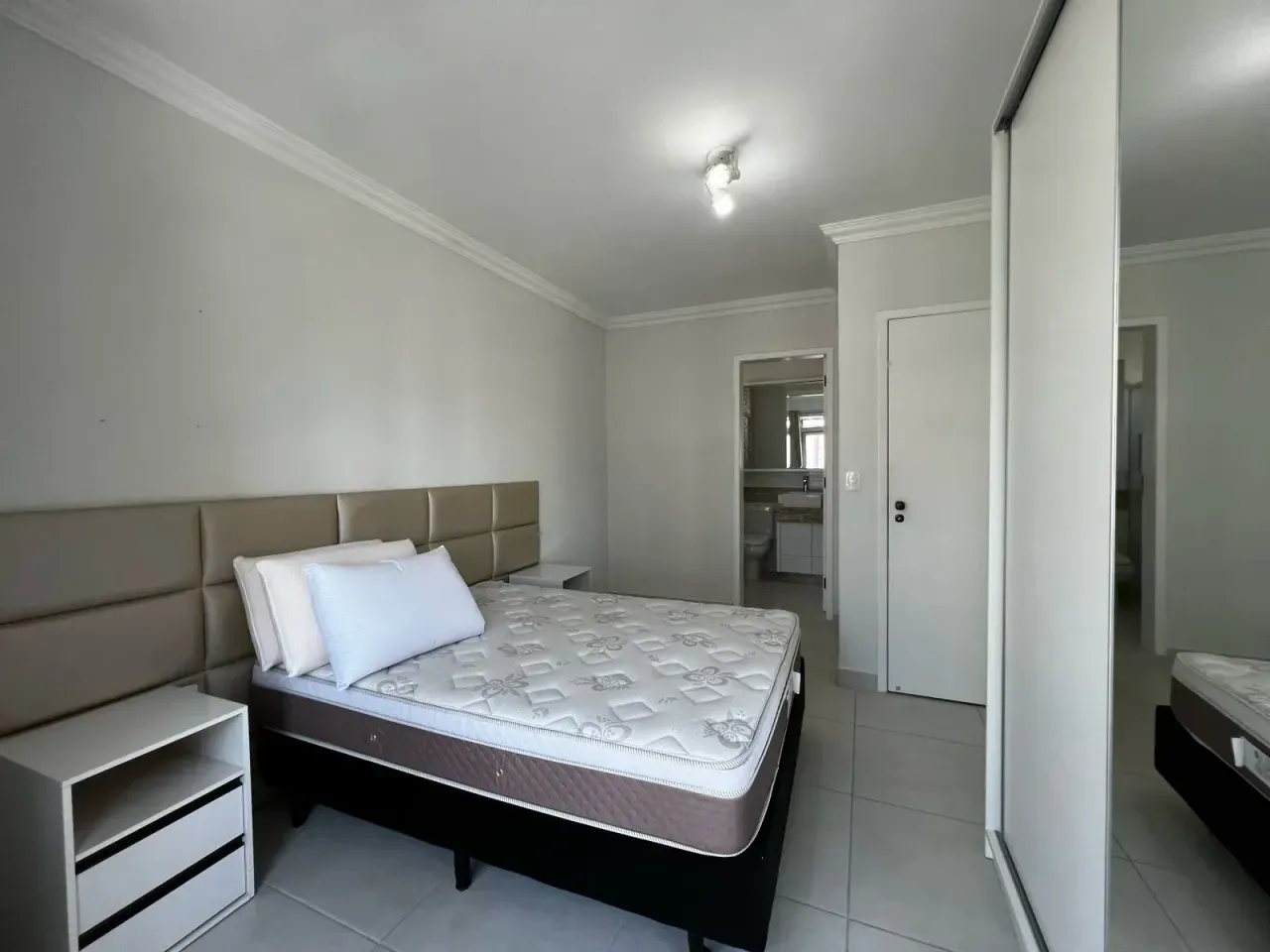 Apartamento no Edifício solar do Cangongo com 2 suítes em Balneário Camboriú — foto 25