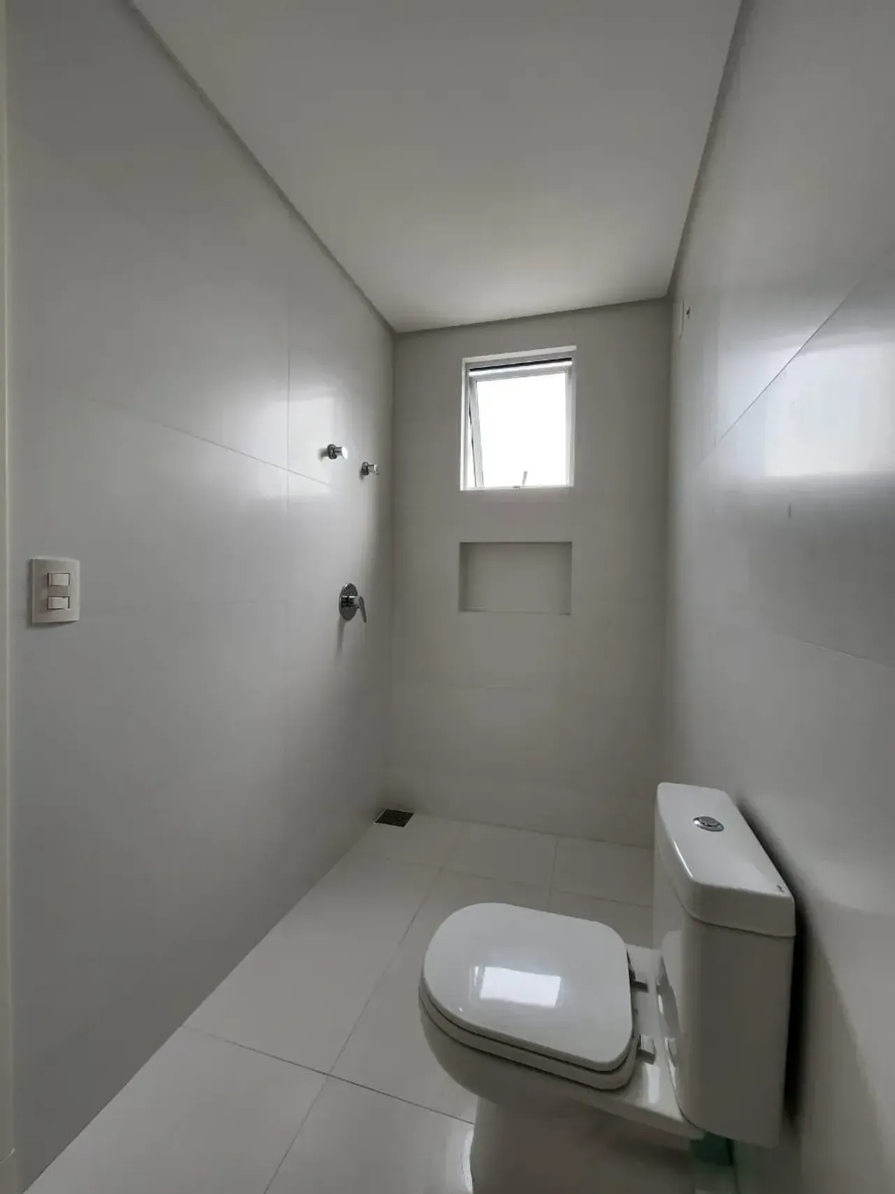 Apartamento no Edifício Royalton Residence com 3 suítes em Balneário Camboriú — foto 1