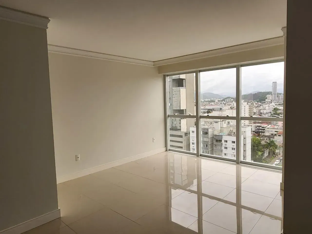 Apartamento no Edifício Royalton Residence com 3 suítes em Balneário Camboriú — foto 3