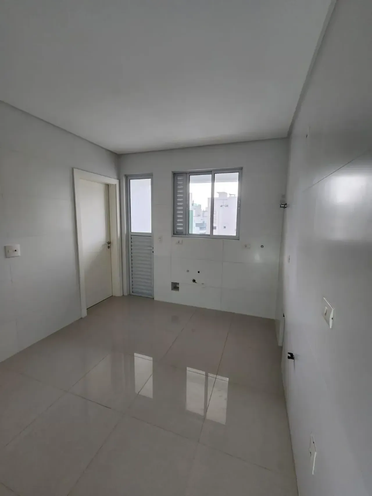 Apartamento no Edifício Royalton Residence com 3 suítes em Balneário Camboriú — foto 8