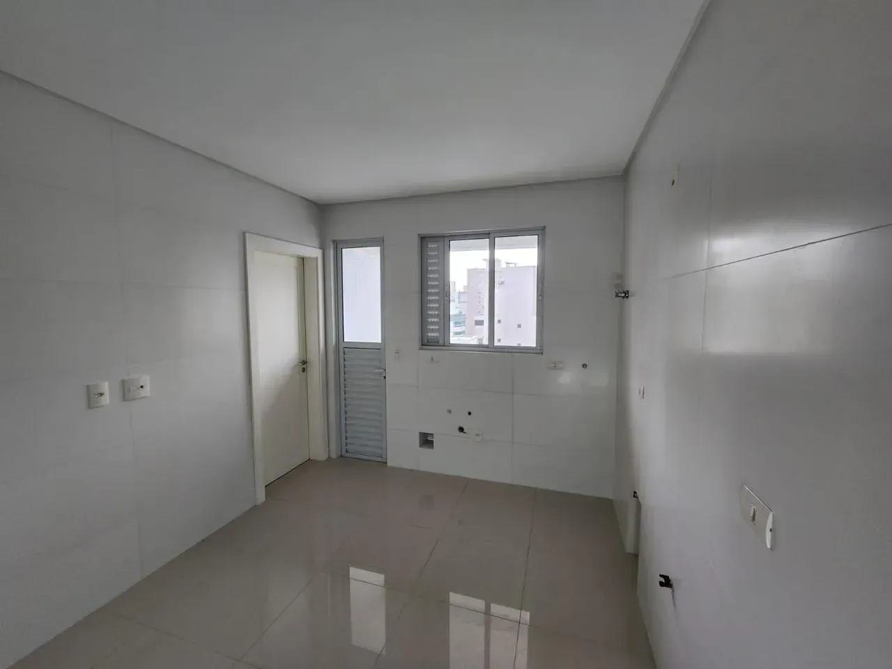 Apartamento no Edifício Royalton Residence com 3 suítes em Balneário Camboriú — foto 10