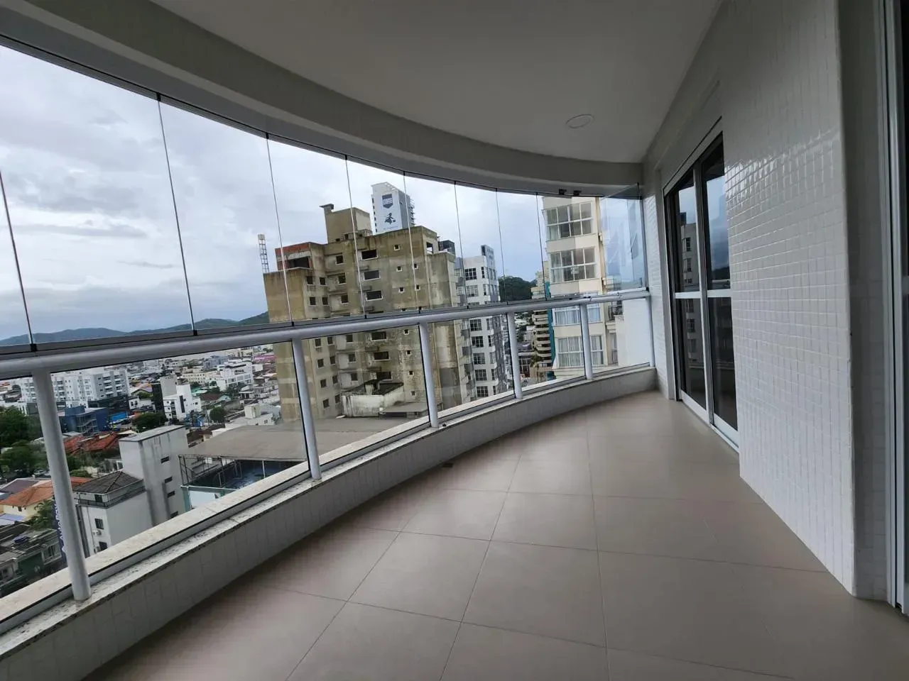 Apartamento no Edifício Royalton Residence com 3 suítes em Balneário Camboriú — foto 18