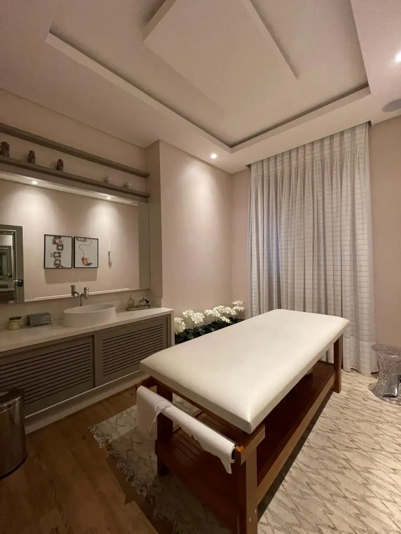 Apartamento no Edifício Royalton Residence com 3 suítes em Balneário Camboriú — foto 28