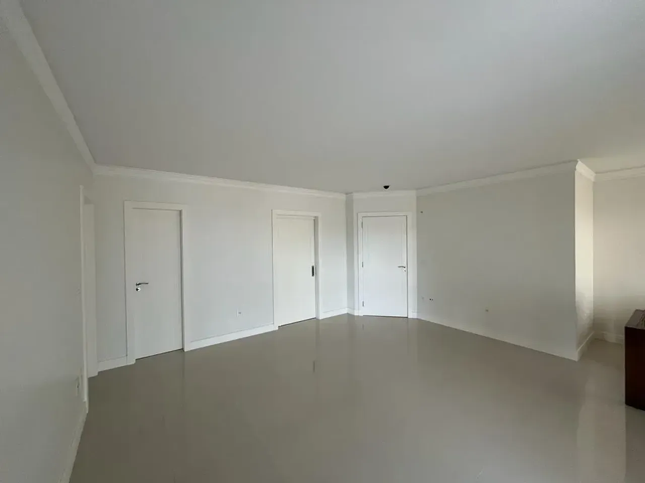 Apartamento no Edifício Royalton Residence com 3 suítes em Balneário Camboriú — foto 30