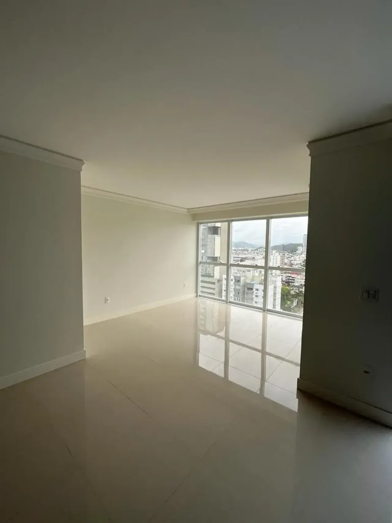 Apartamento no Edifício Royalton Residence com 3 suítes em Balneário Camboriú — foto 31