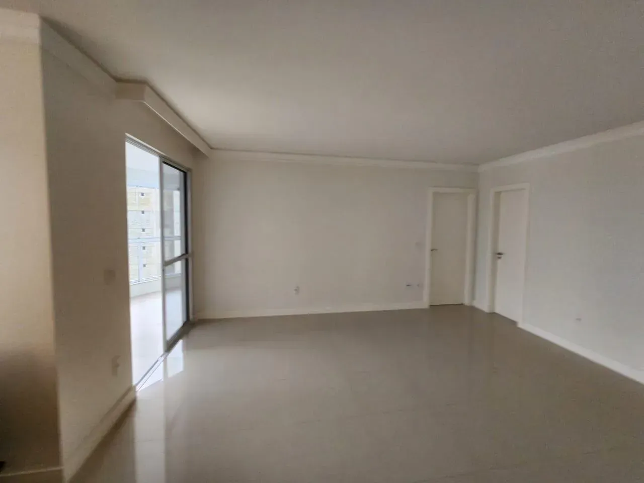 Apartamento no Edifício Royalton Residence com 3 suítes em Balneário Camboriú — foto 33