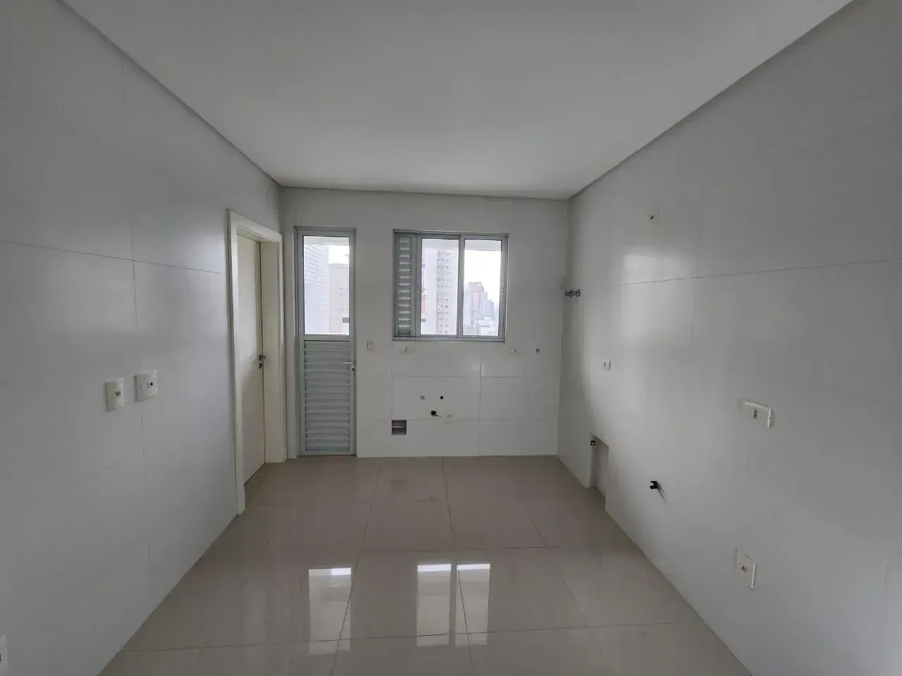 Apartamento no Edifício Royalton Residence com 3 suítes em Balneário Camboriú — foto 34