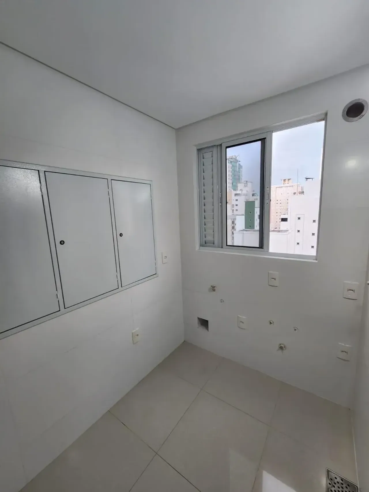 Apartamento no Edifício Royalton Residence com 3 suítes em Balneário Camboriú — foto 35