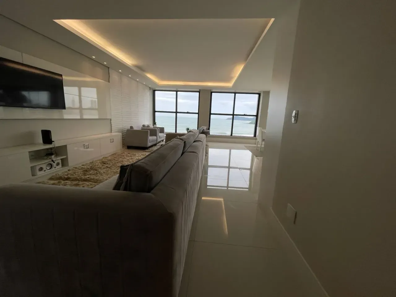 Apartamento no Edifício Grécia com 3 suítes em Balneário Camboriú — foto 10