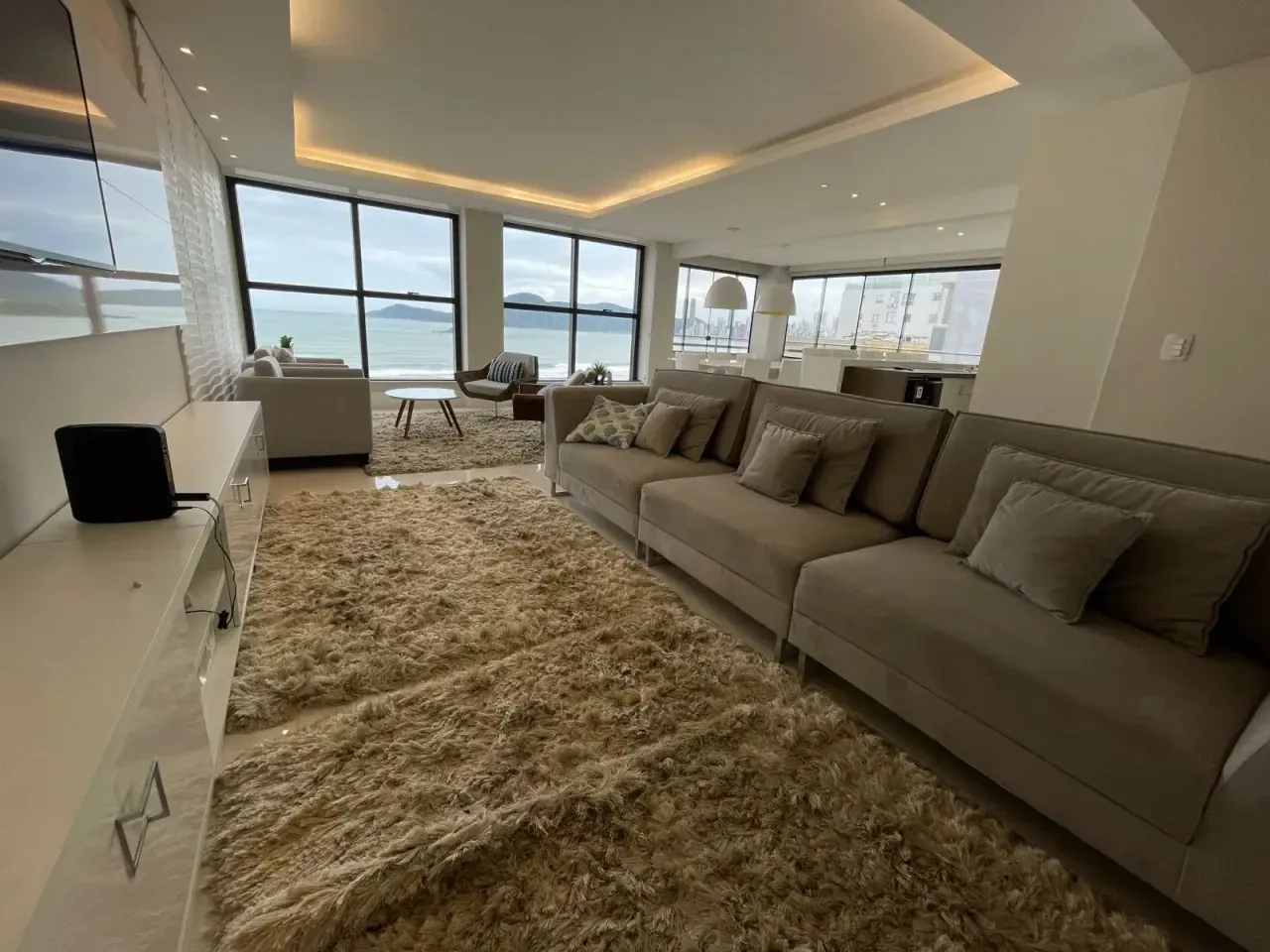 Apartamento no Edifício Grécia com 3 suítes em Balneário Camboriú — foto 12