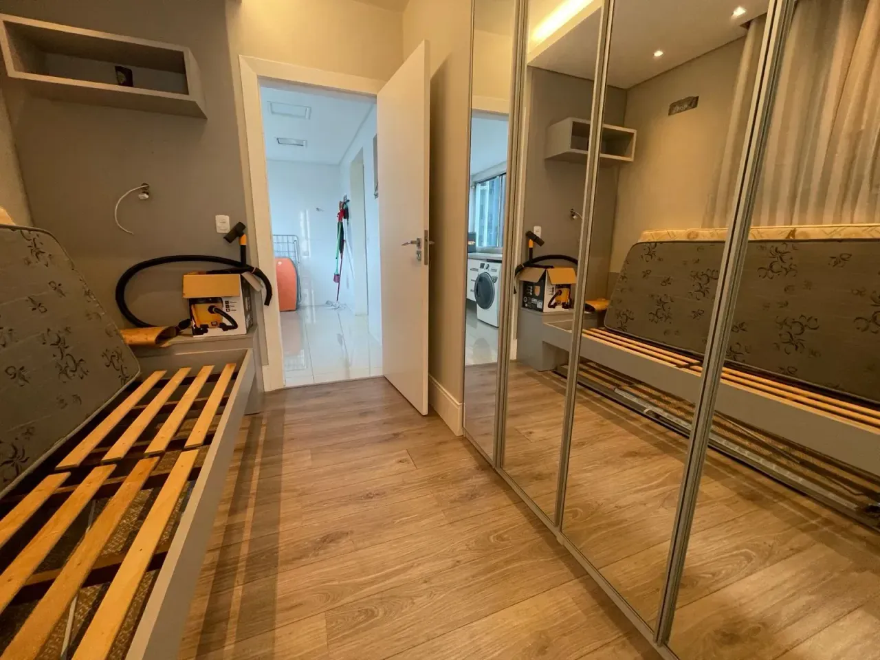 Apartamento no Edifício Grécia com 3 suítes em Balneário Camboriú — foto 9