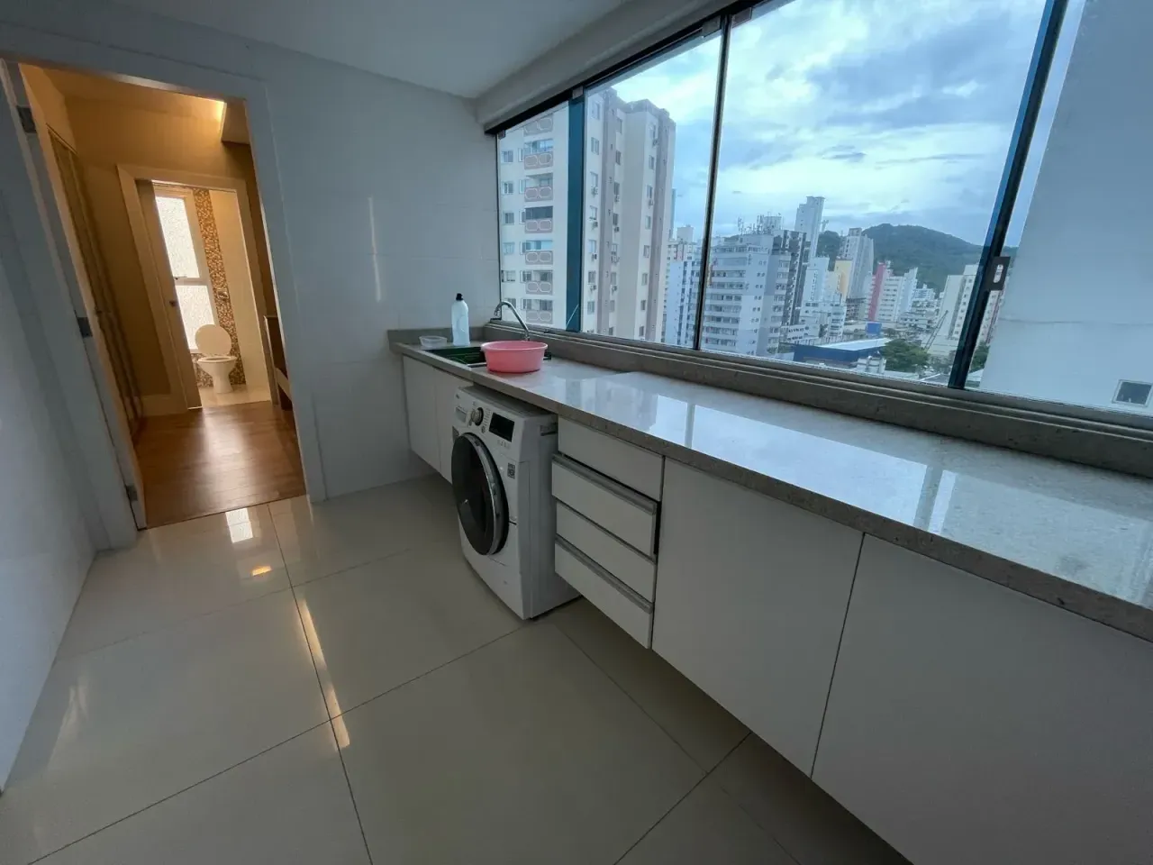 Apartamento no Edifício Grécia com 3 suítes em Balneário Camboriú — foto 22