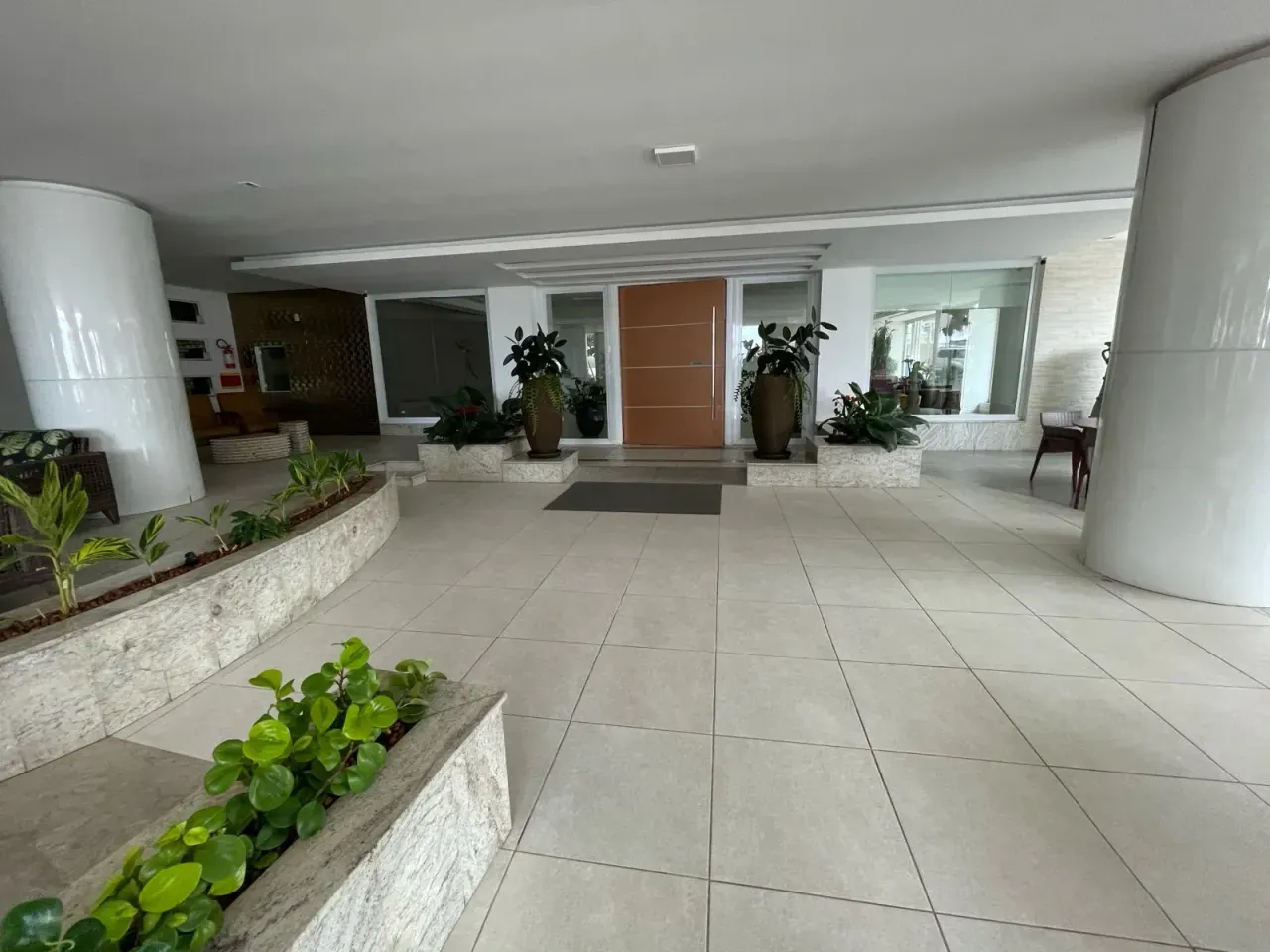 Apartamento no Edifício Grécia com 3 suítes em Balneário Camboriú — foto 34