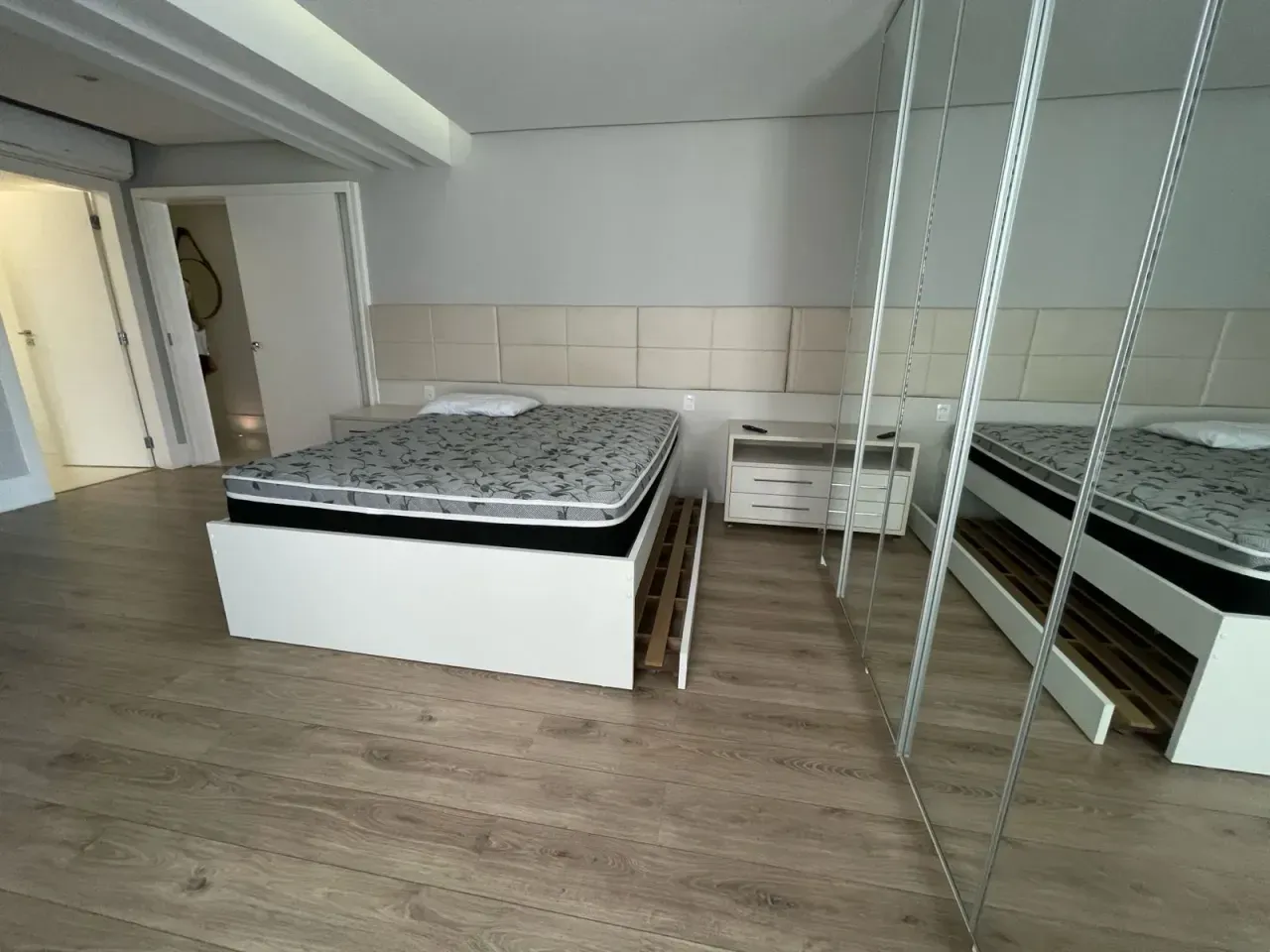 Apartamento no Edifício Grécia com 3 suítes em Balneário Camboriú — foto 24