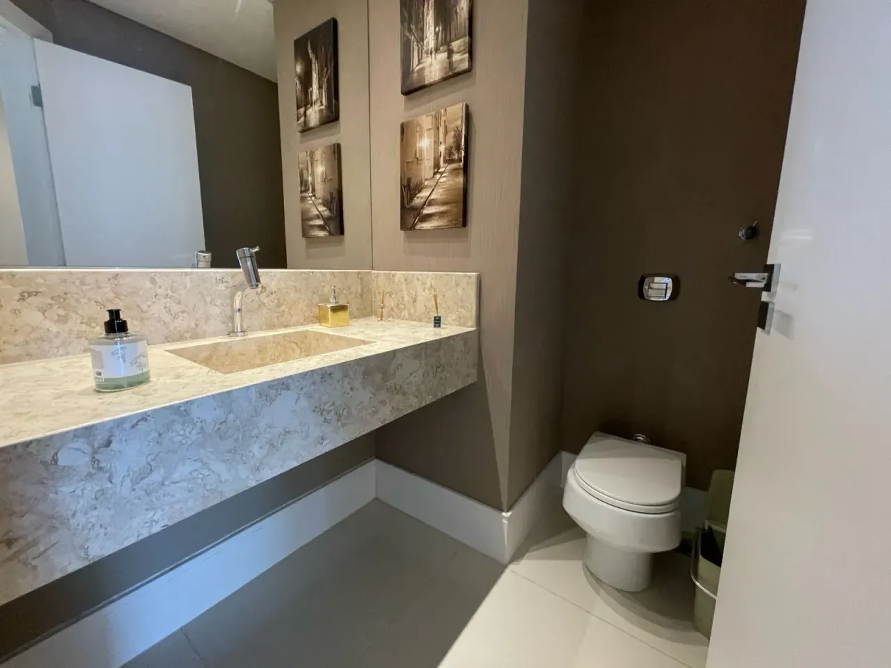Apartamento no Edifício Grécia com 3 suítes em Balneário Camboriú — foto 28