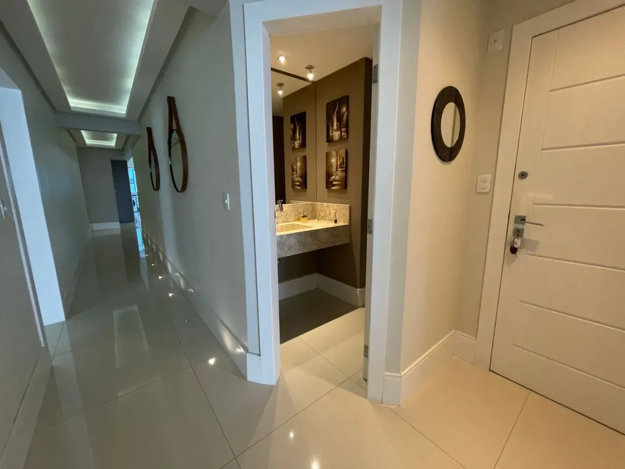 Apartamento no Edifício Grécia com 3 suítes em Balneário Camboriú — foto 29