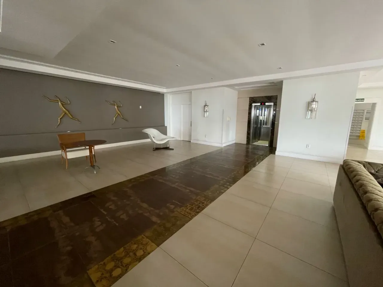 Apartamento no Edifício Grécia com 3 suítes em Balneário Camboriú — foto 35