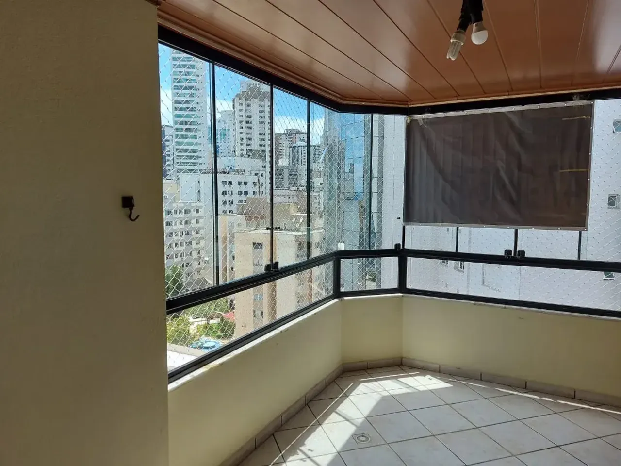 Cobertura Duplex com 5 dormitórios sendo 2 suítes e 2 vagas no Centro de Balneário Camboriú — foto 5