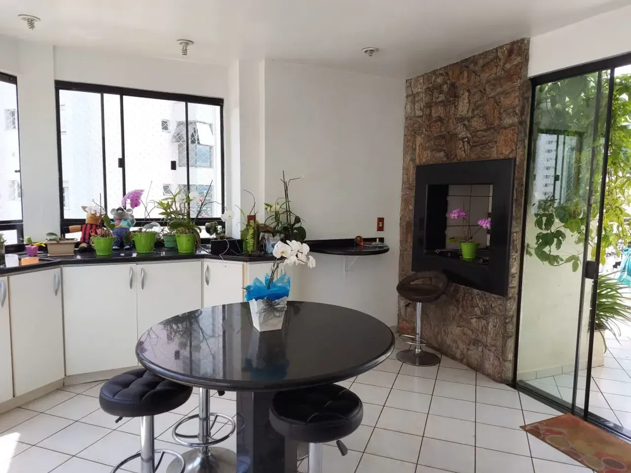 Cobertura Duplex com 5 dormitórios sendo 2 suítes e 2 vagas no Centro de Balneário Camboriú — foto 3