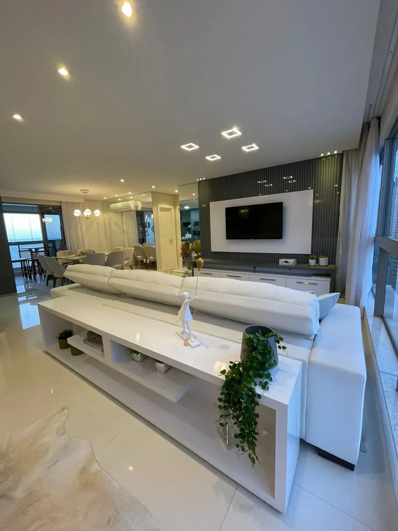 Apartamento no Edifício Privilege com 3 suítes em Balneário Camboriú — foto 1
