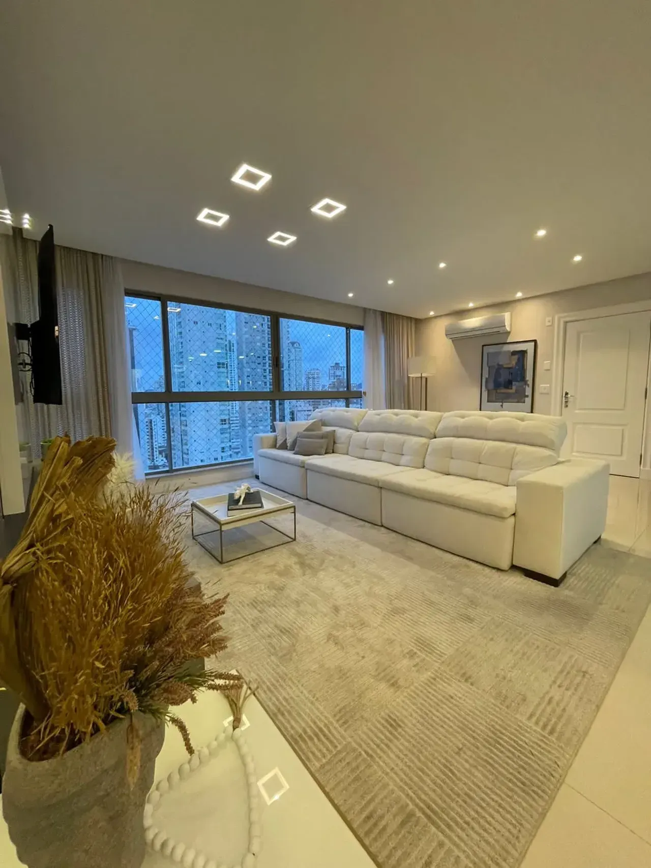 Apartamento no Edifício Privilege com 3 suítes em Balneário Camboriú — foto 4