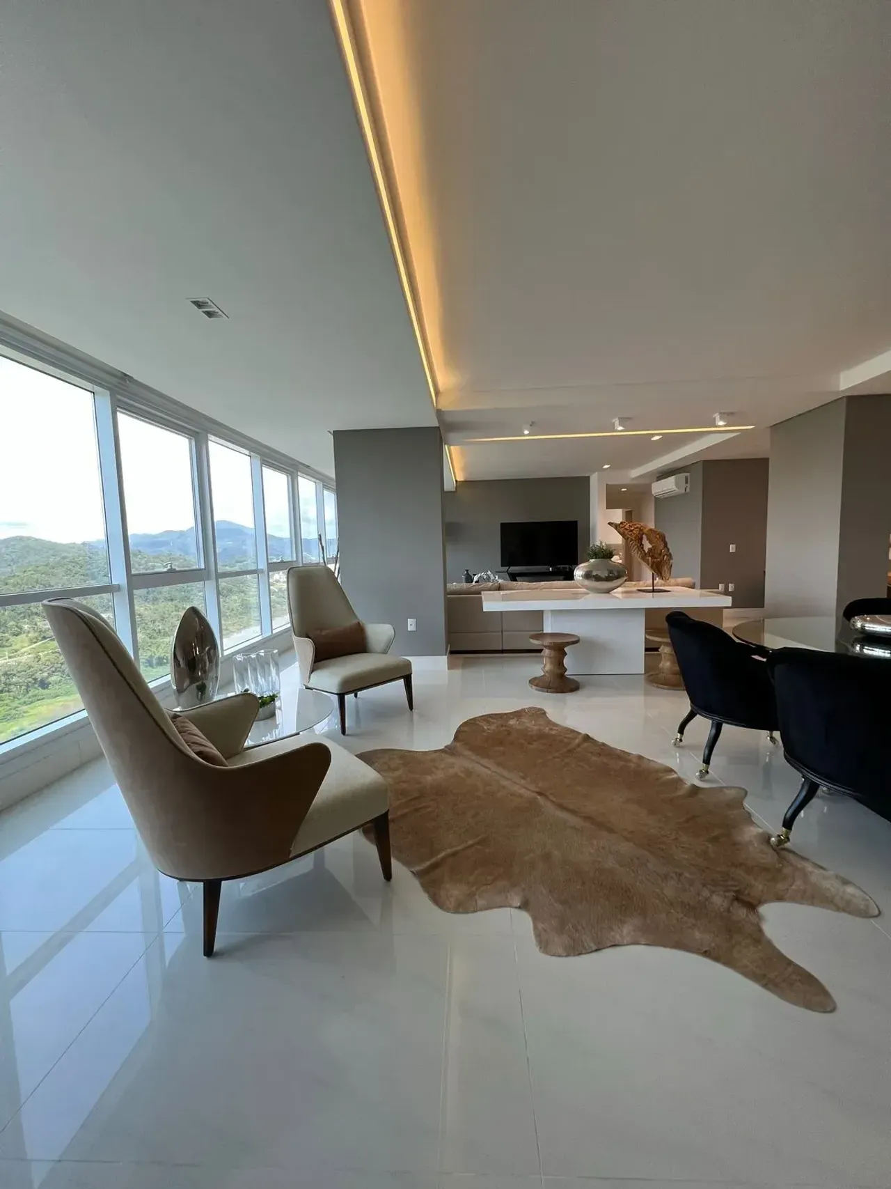 Apartamento no Edifício Marina Beach Towers com 3 suítes em Balneário Camboriú — foto 12