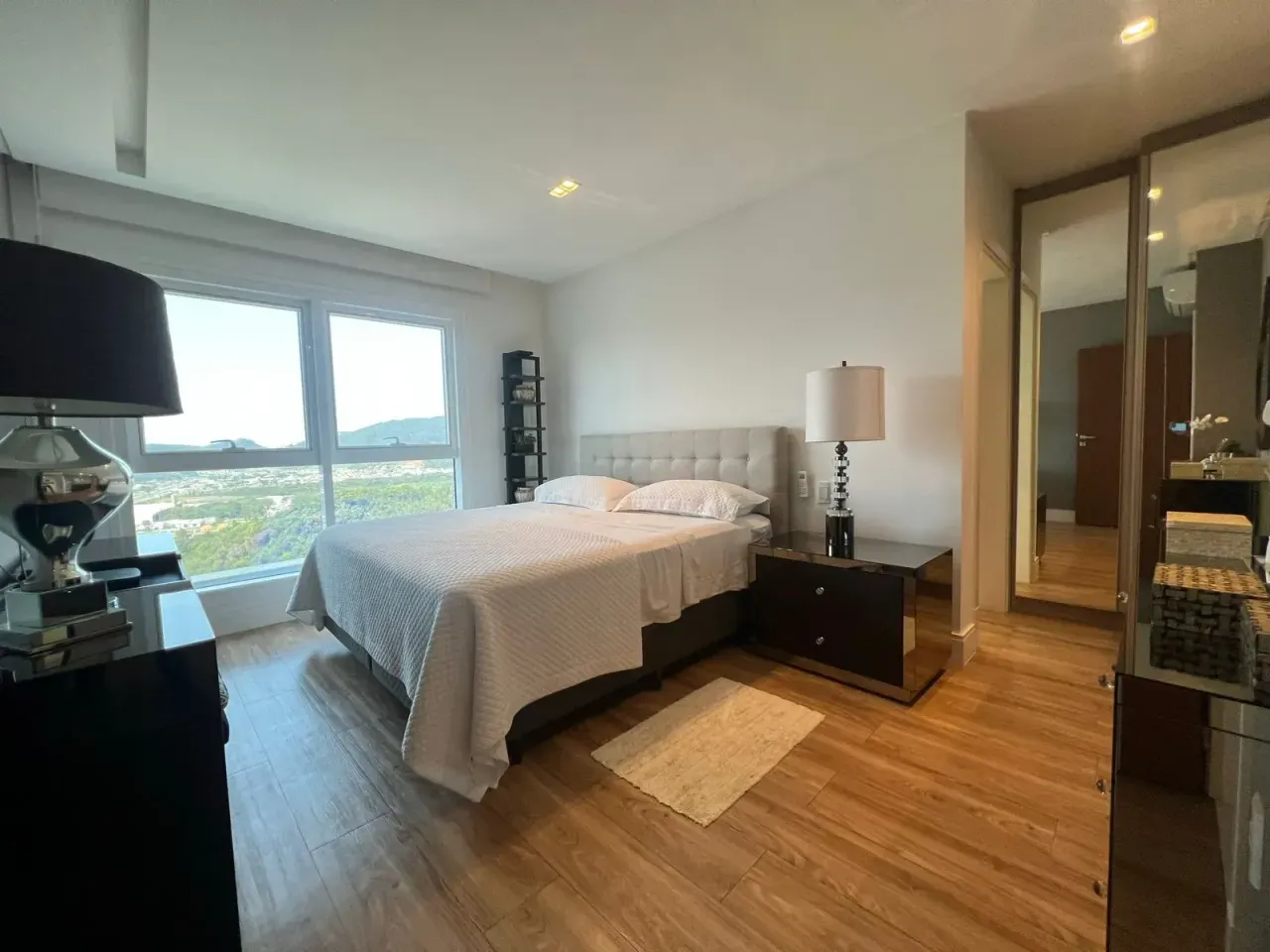 Apartamento no Edifício Marina Beach Towers com 3 suítes em Balneário Camboriú — foto 4
