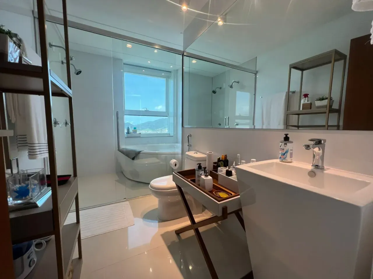 Apartamento no Edifício Marina Beach Towers com 3 suítes em Balneário Camboriú — foto 5