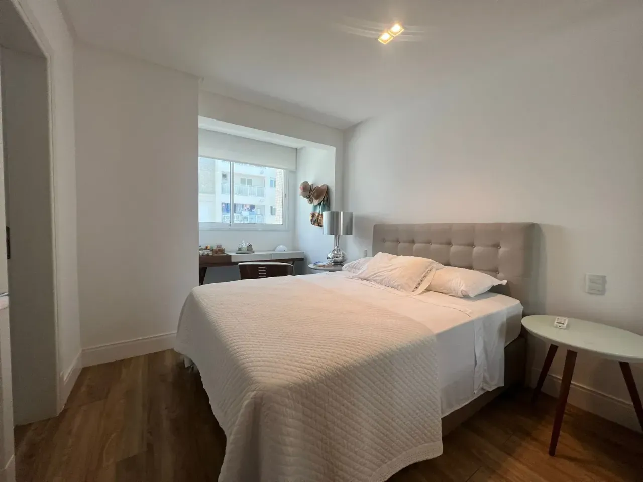 Apartamento no Edifício Marina Beach Towers com 3 suítes em Balneário Camboriú — foto 2