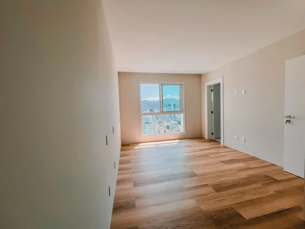 Apartamento no Edifício Skyline FG com 4 suítes em Balneário Camboriú — foto 2