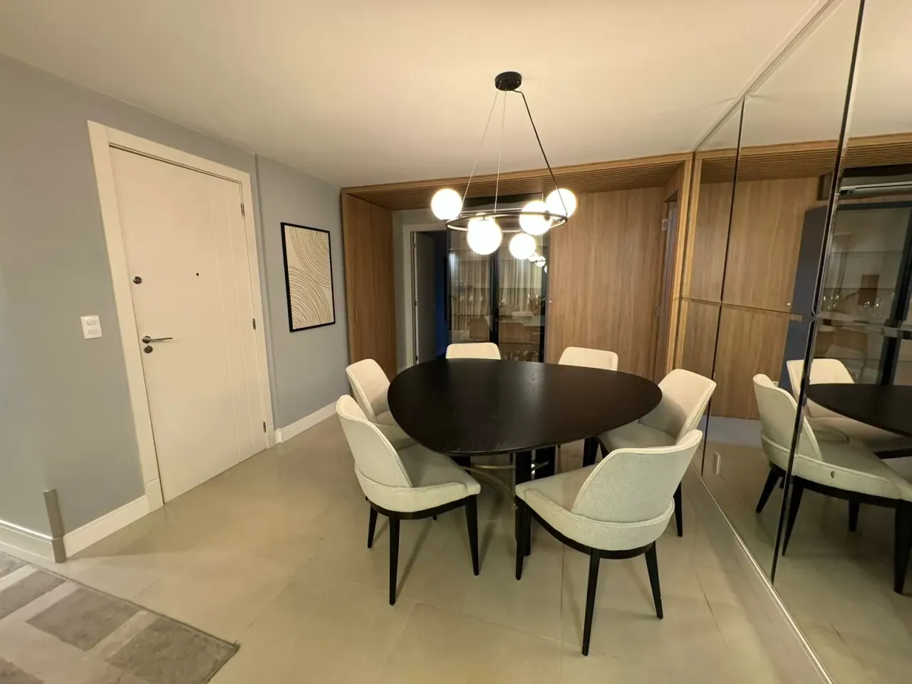 Excelente Apartamento com 3 dormitórios sendo 1 suíte e 2 vagas no Centro de Balneário Camboriú — foto 11