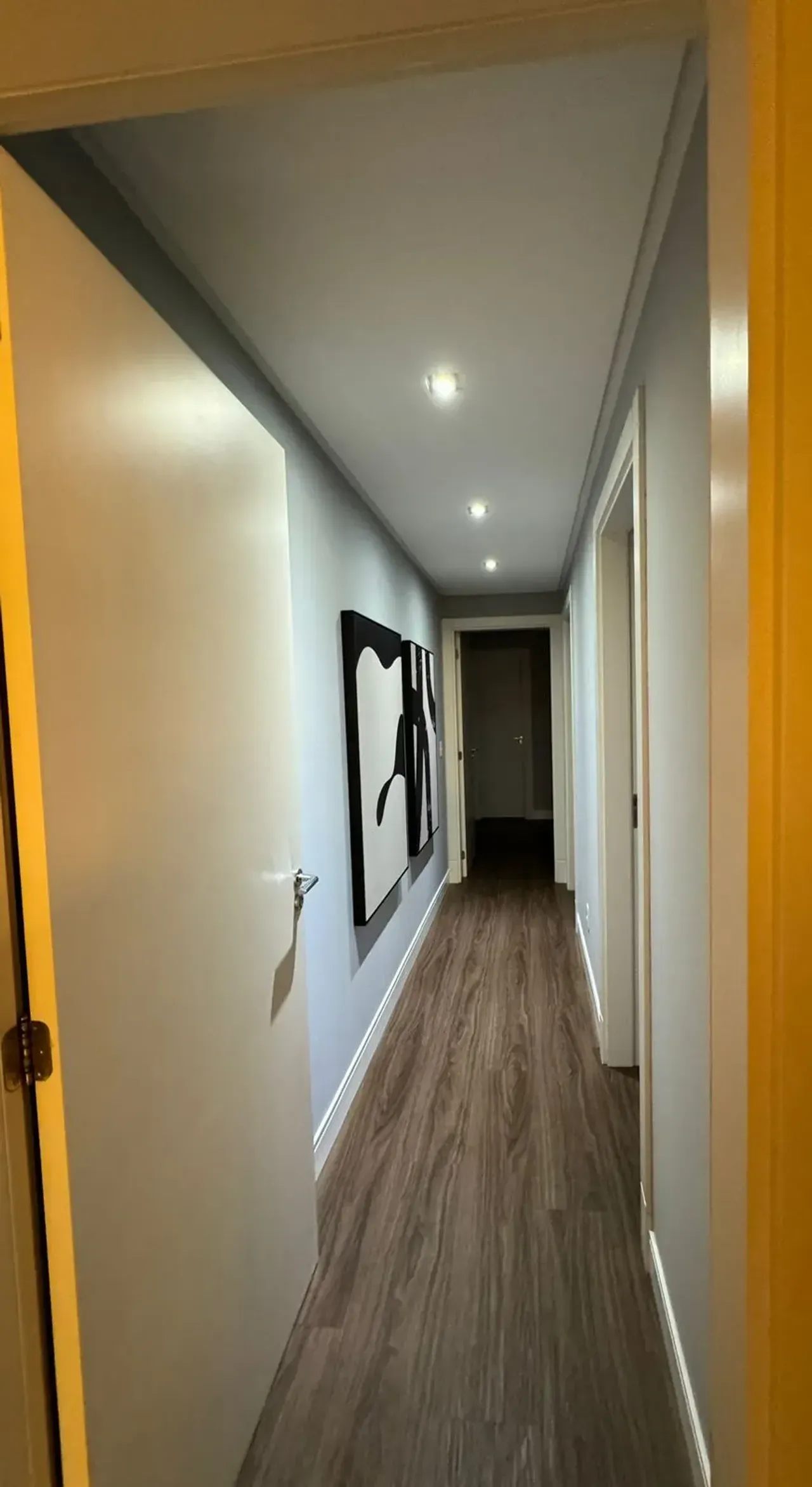 Excelente Apartamento com 3 dormitórios sendo 1 suíte e 2 vagas no Centro de Balneário Camboriú — foto 10