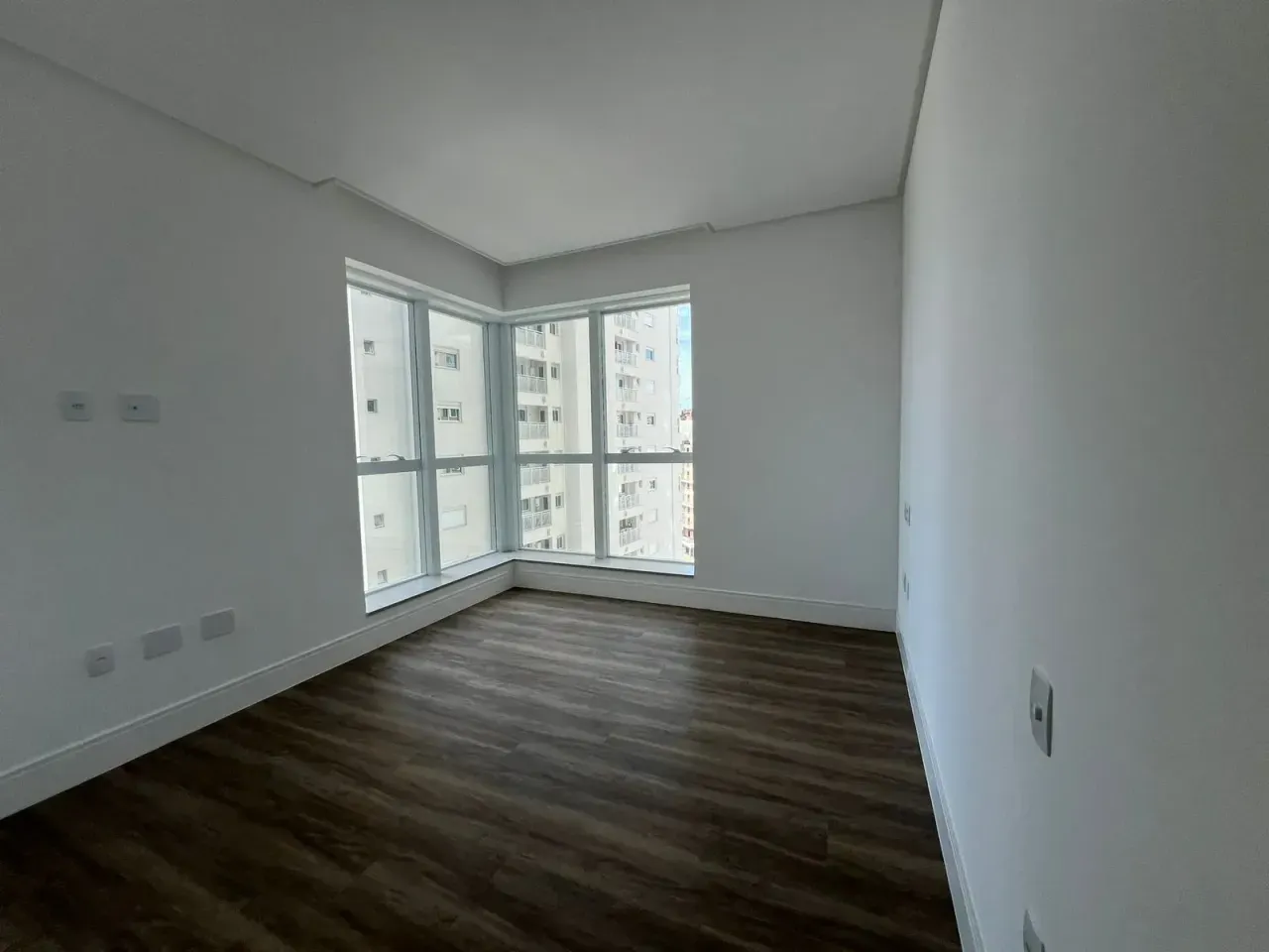 Apartamento no Edifício Marina Beach Towers Torre Pacific com 3 suítes em Balneário Camboriú — foto 4