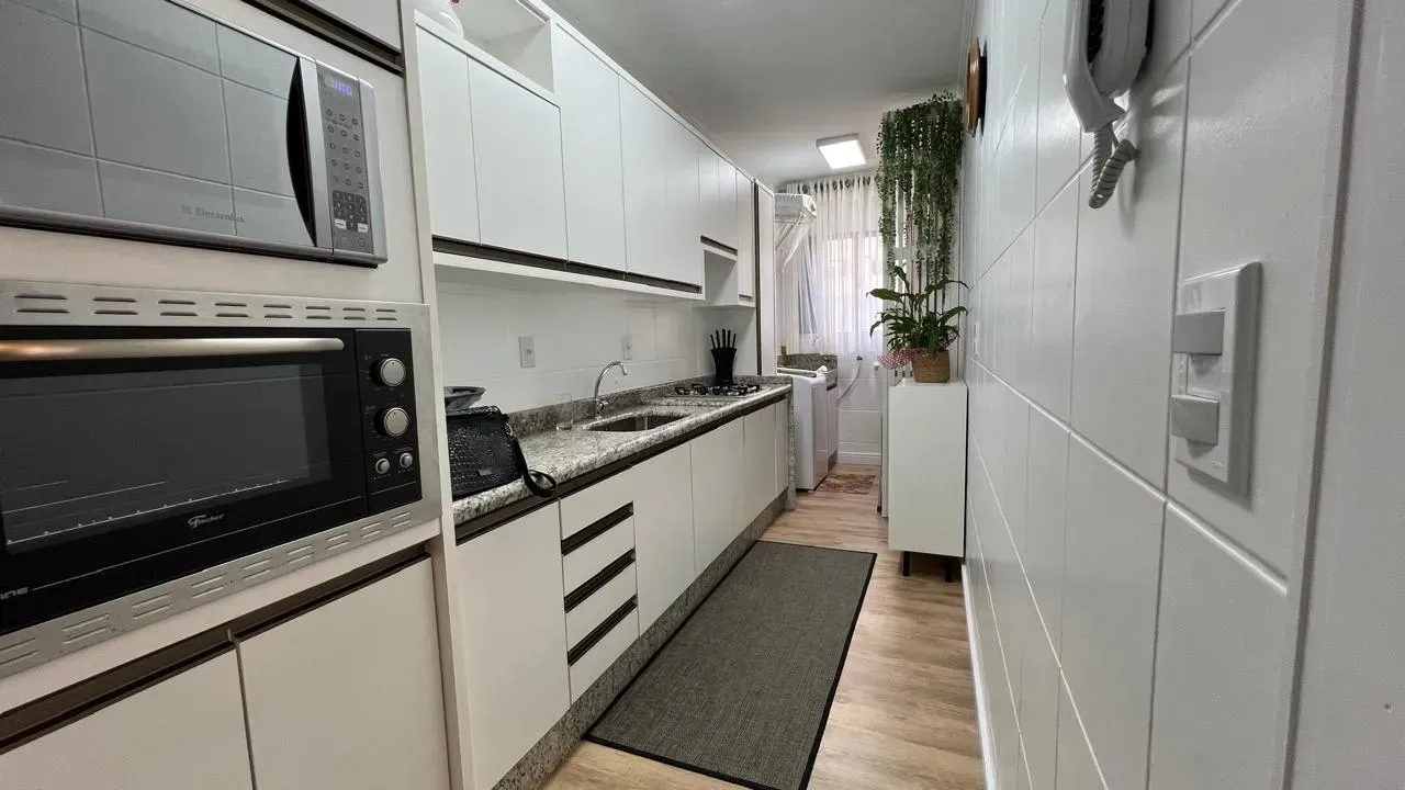 Apartamento com 2 dormitório sendo 1 suíte e 1 vaga de garagem no Centro de Balneário Camboriú — foto 6