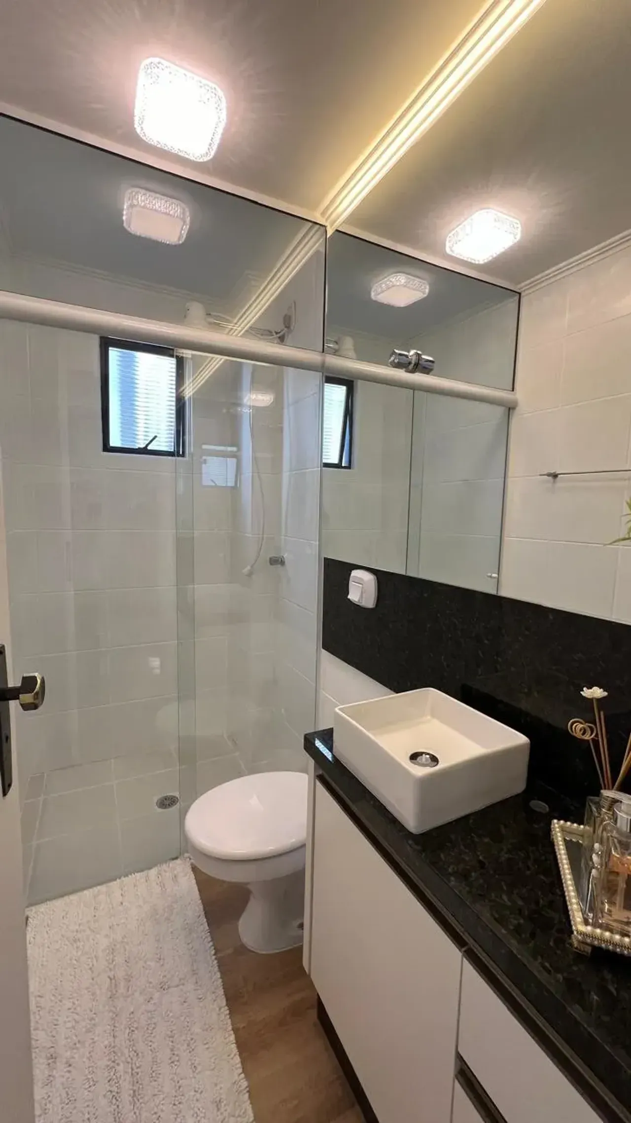 Apartamento com 2 dormitório sendo 1 suíte e 1 vaga de garagem no Centro de Balneário Camboriú — foto 12