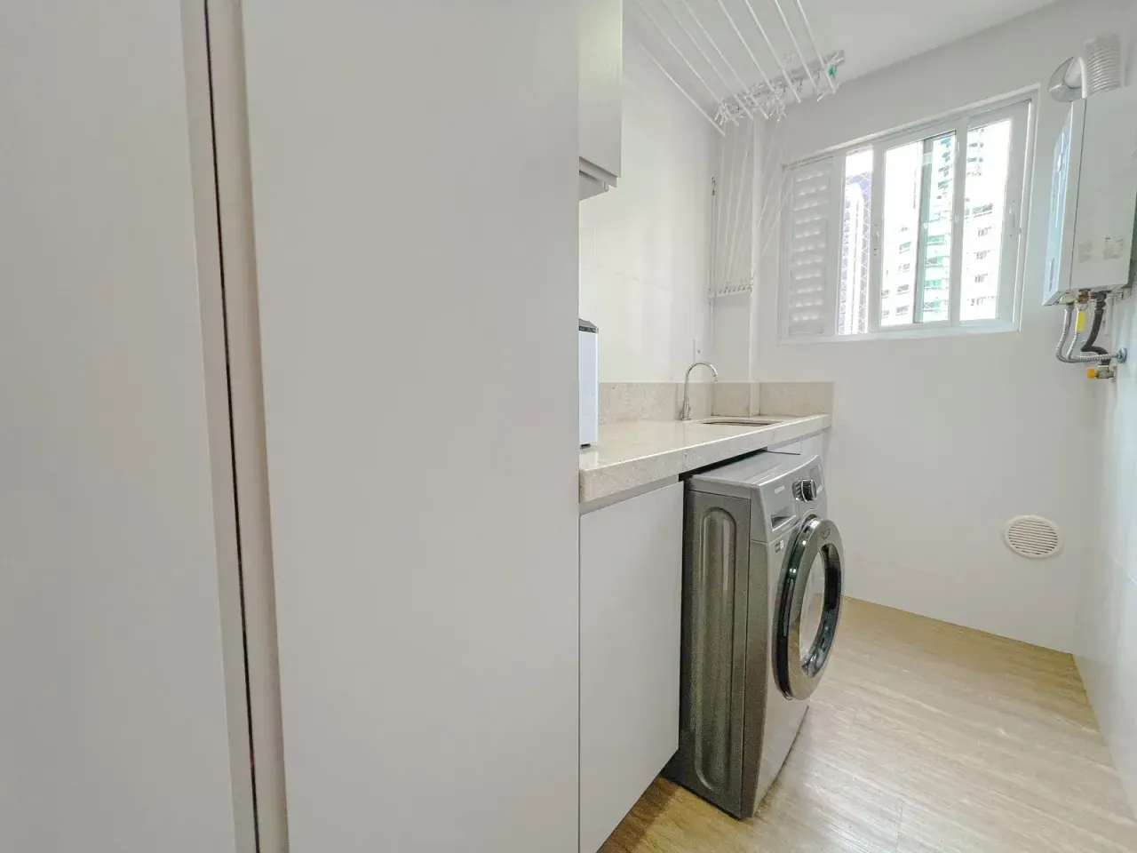 Apartamento no Edifício Peniche Residence com 3 dormitórios em Balneário Camboriú — foto 10