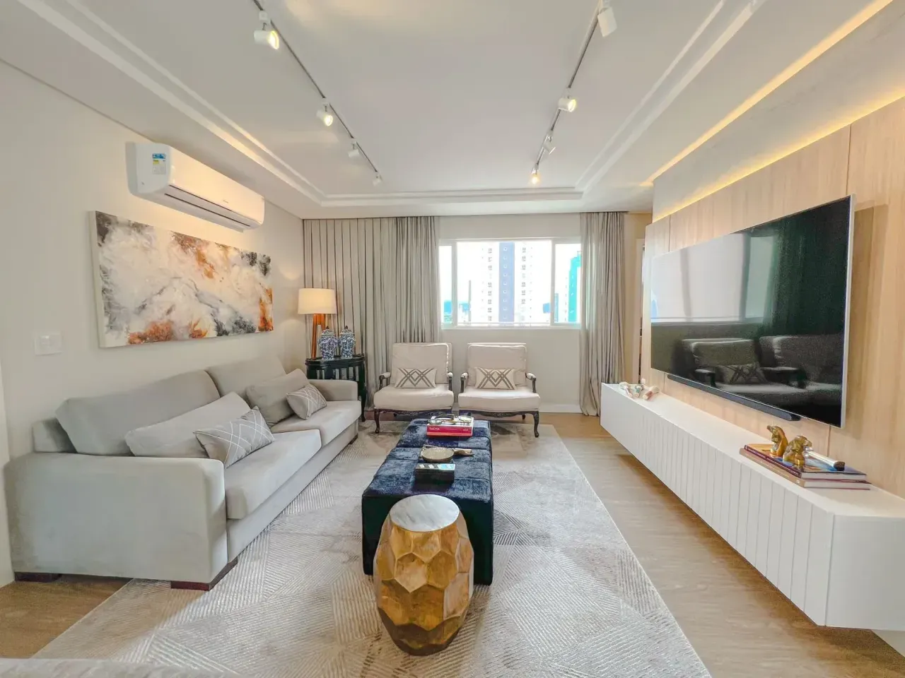Apartamento no Edifício Peniche Residence com 3 dormitórios em Balneário Camboriú — foto 11