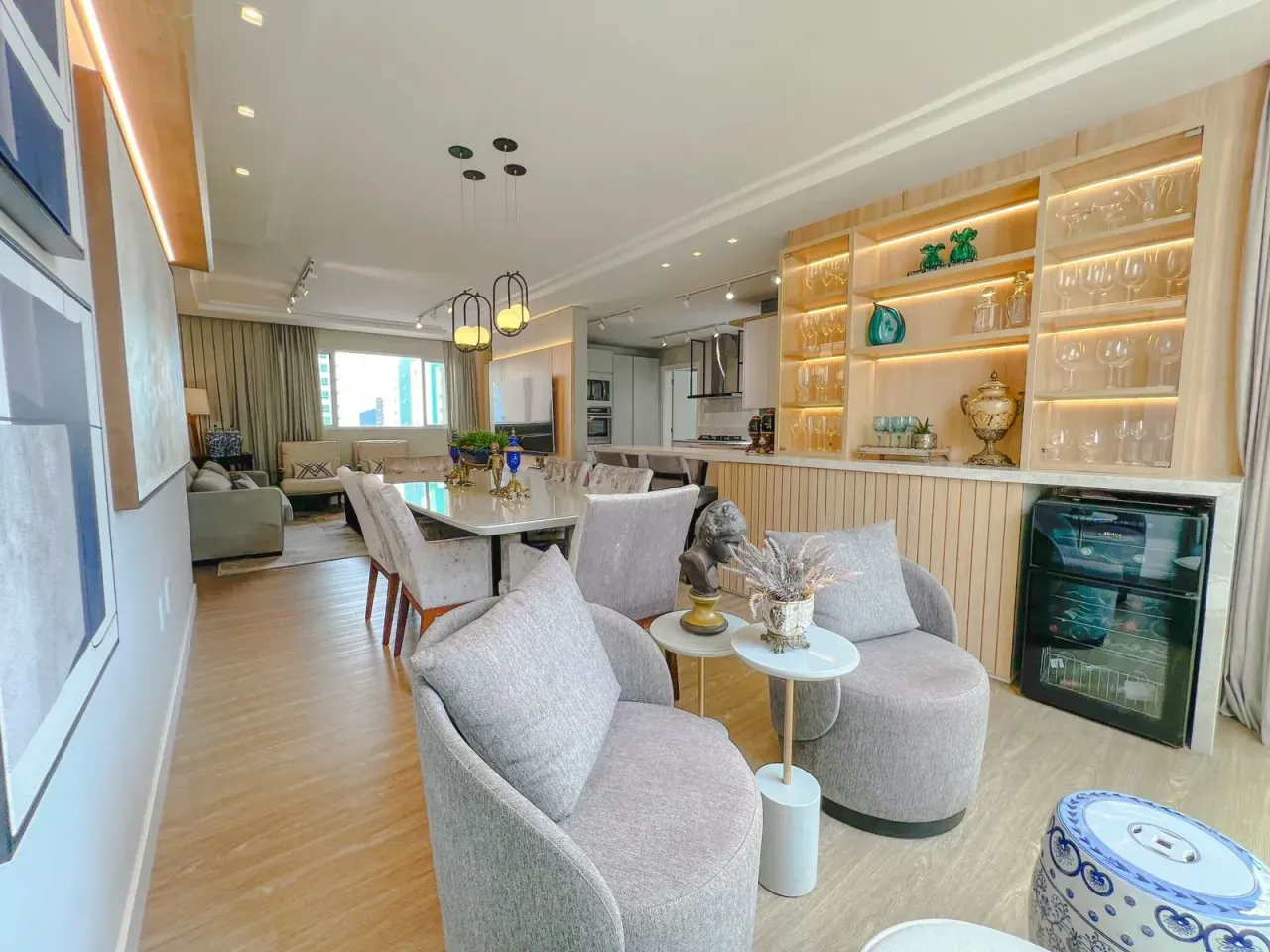 Apartamento no Edifício Peniche Residence com 3 dormitórios em Balneário Camboriú — foto 9