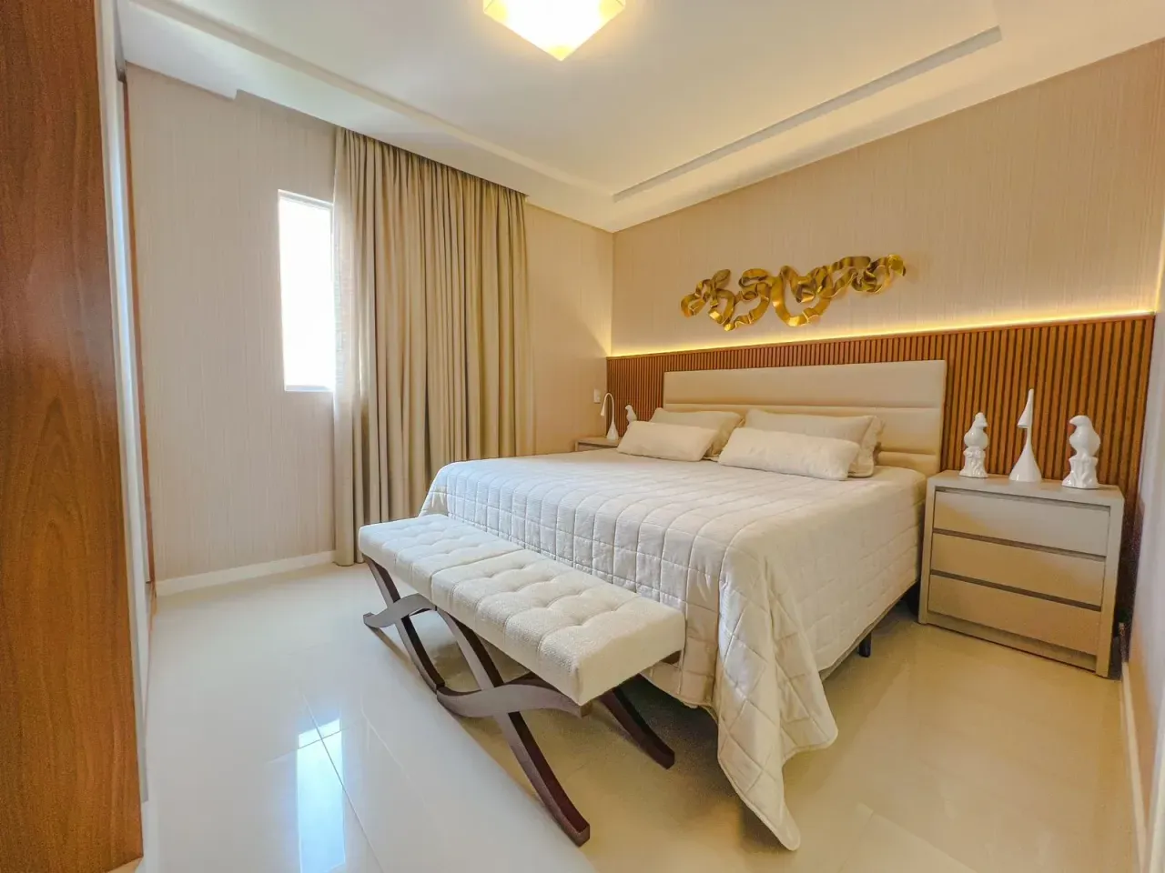 Apartamento no Edifício Peniche Residence com 3 dormitórios em Balneário Camboriú — foto 1