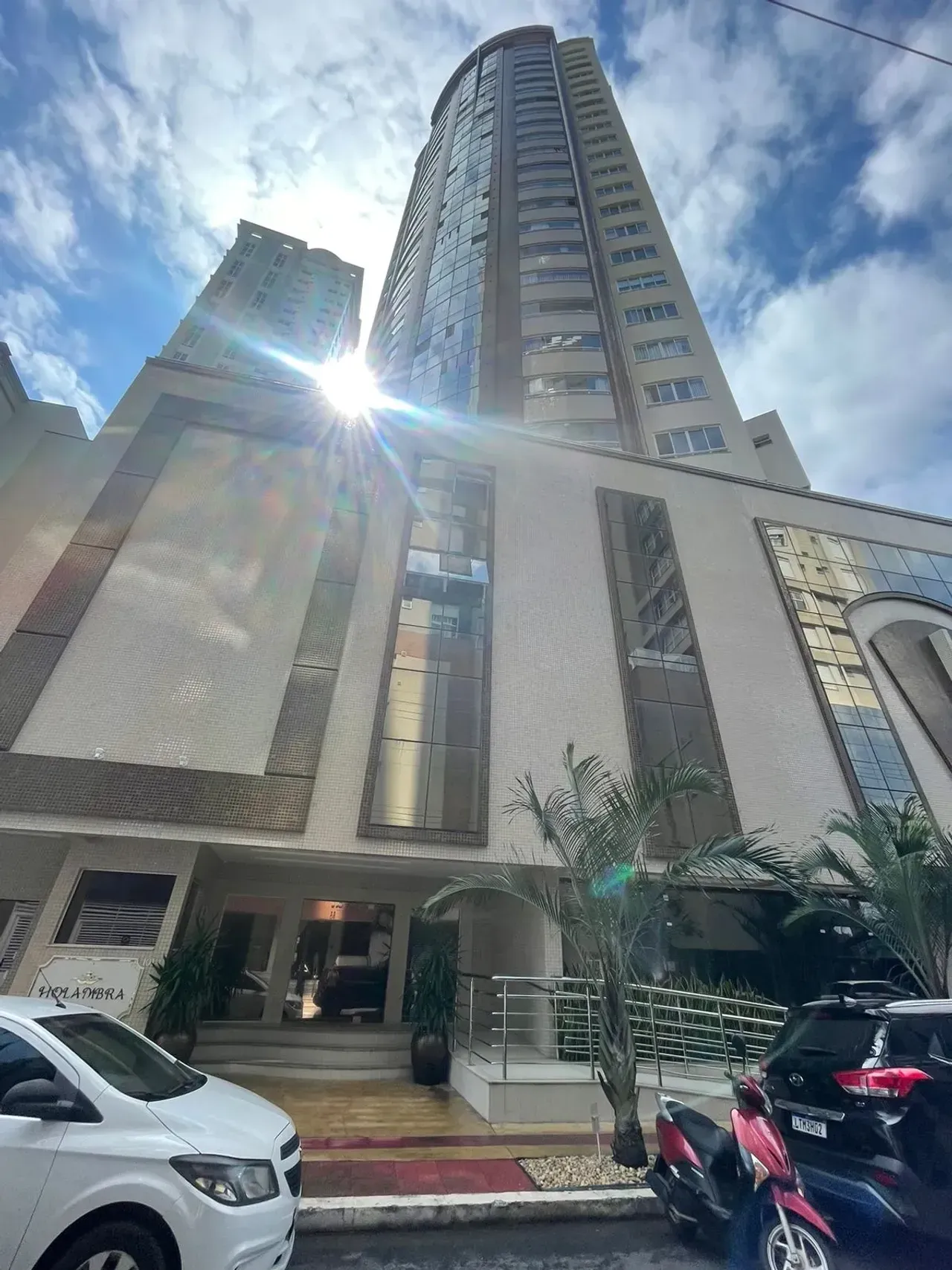 Apartamento no Edifício Holambra com 3 Suítes em Balneário Camboriú — foto 2